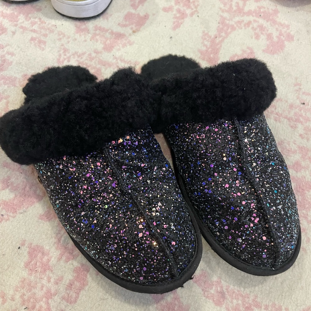 Women’s Size 8 Black Sparkly Uggs